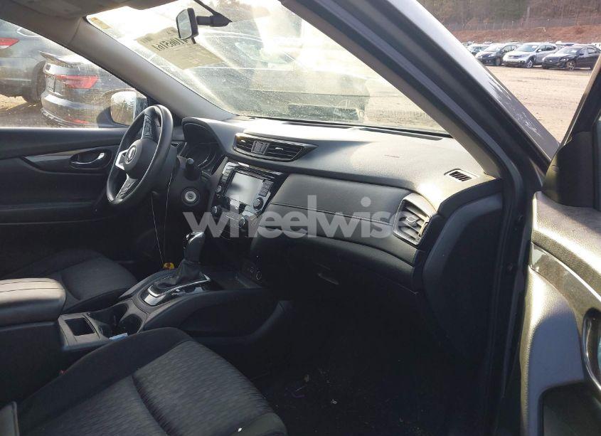 Photo 5 of 2018 Nissan Rogue S (VIN JN8AT2MV7JW313630)