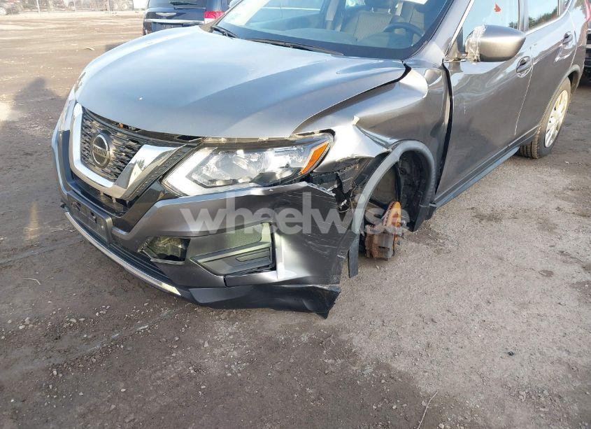 Photo 6 of 2018 Nissan Rogue S (VIN JN8AT2MV7JW313630)