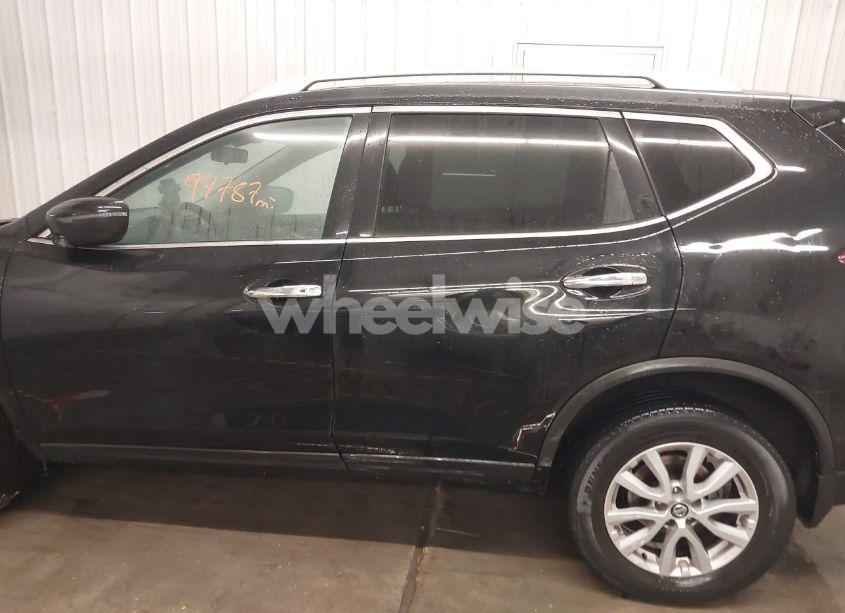 Photo 15 of 2018 Nissan Rogue SV (VIN JN8AT2MV7JW314096)