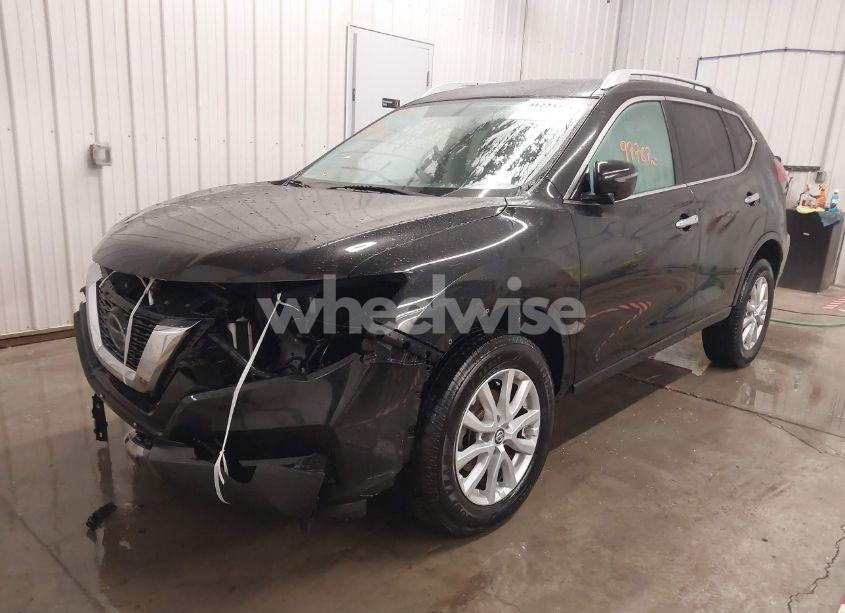 Photo 2 of 2018 Nissan Rogue SV (VIN JN8AT2MV7JW314096)