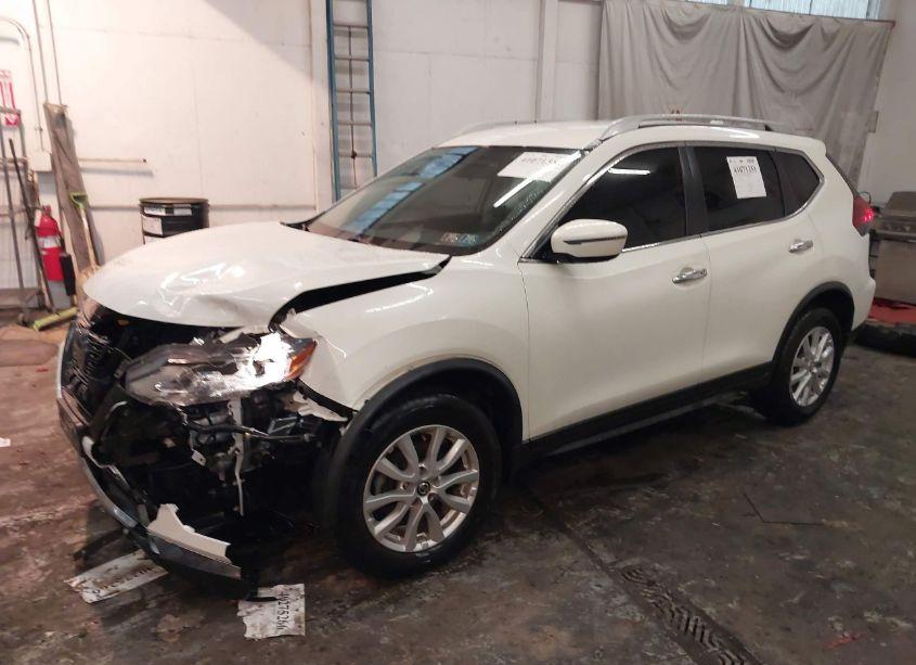 Photo 2 of 2019 Nissan Rogue SV (VIN JN8AT2MV7KW373845)