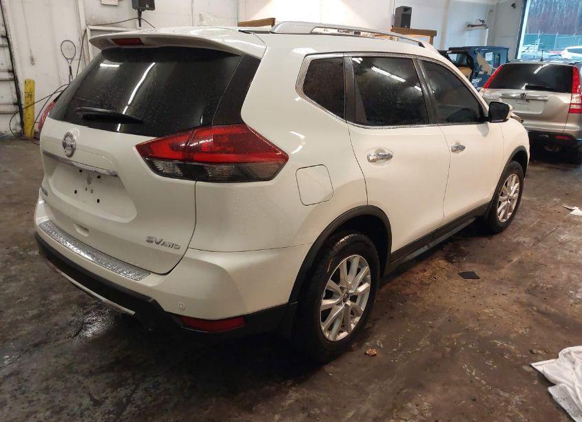 Photo 4 of 2019 Nissan Rogue SV (VIN JN8AT2MV7KW373845)