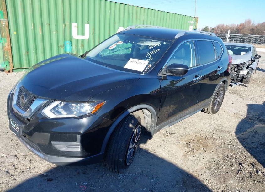 Photo 2 of 2019 Nissan Rogue SV (VIN JN8AT2MV7KW375725)