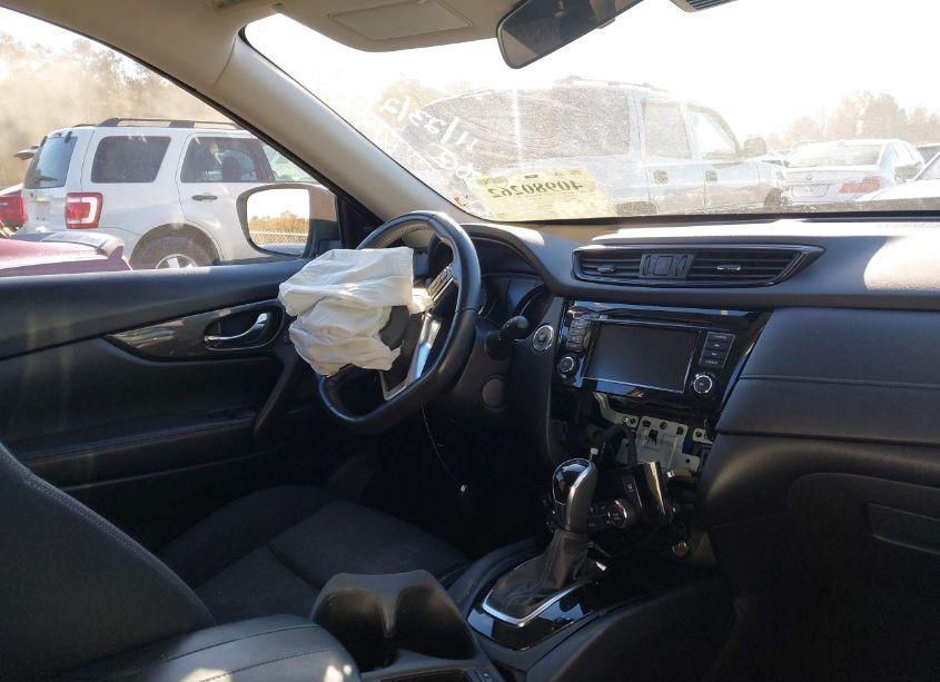 Photo 5 of 2019 Nissan Rogue SV (VIN JN8AT2MV7KW375725)