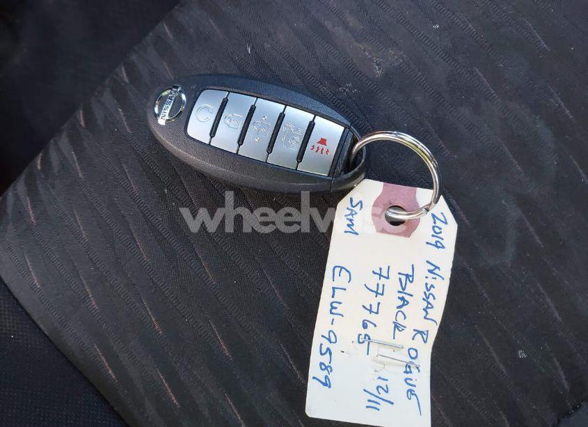 Photo 11 of 2019 Nissan Rogue SV (VIN JN8AT2MV7KW377765)