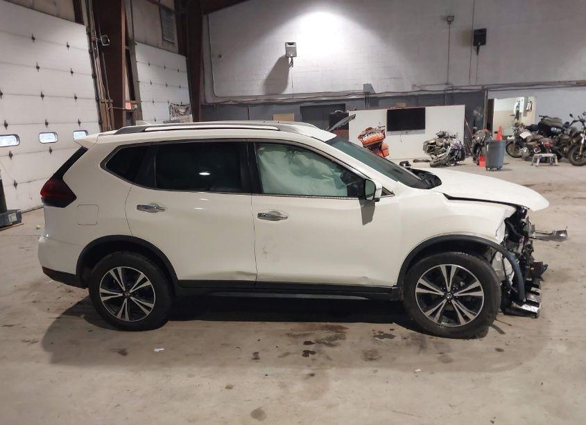 Photo 13 of 2019 Nissan Rogue SV (VIN JN8AT2MV7KW385705)