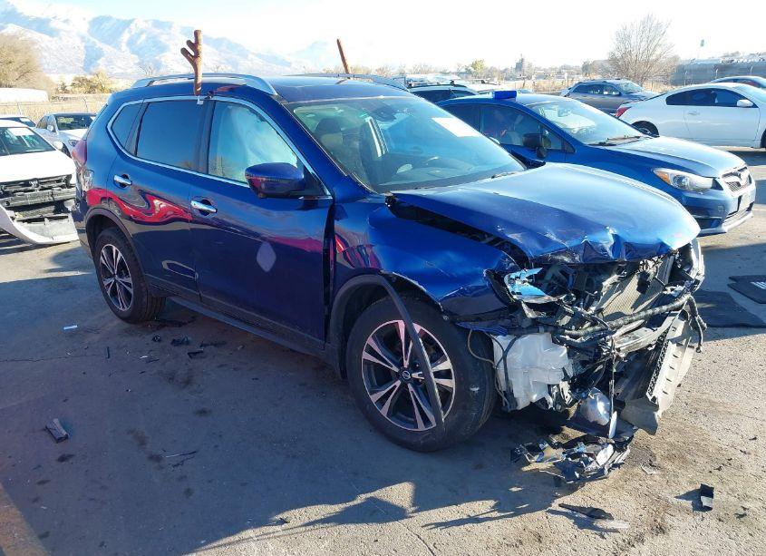 2019 Nissan Rogue SV (VIN JN8AT2MV7KW393027) main photo