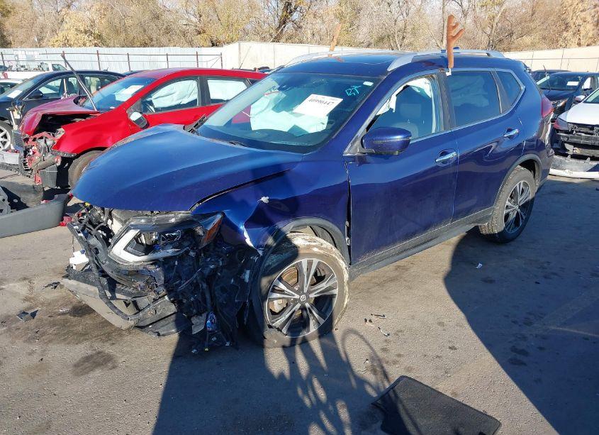 Photo 2 of 2019 Nissan Rogue SV (VIN JN8AT2MV7KW393027)