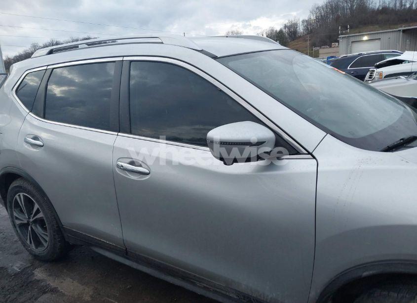 Photo 13 of 2019 Nissan Rogue SV (VIN JN8AT2MV7KW395926)