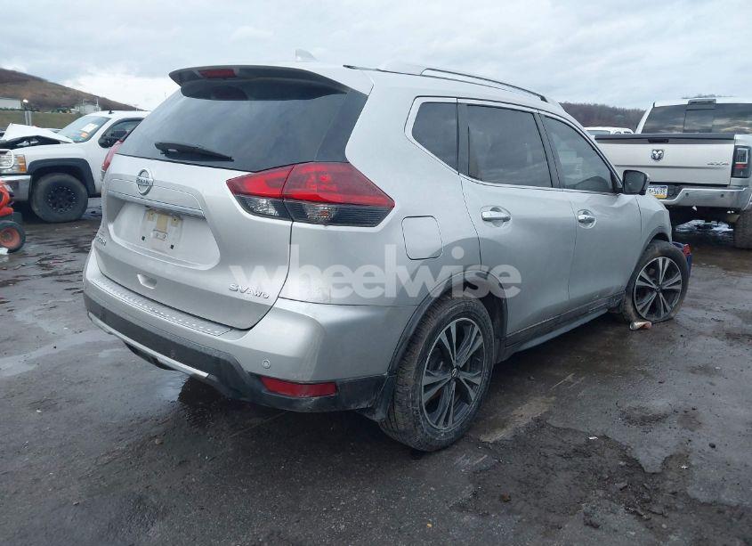 Photo 4 of 2019 Nissan Rogue SV (VIN JN8AT2MV7KW395926)