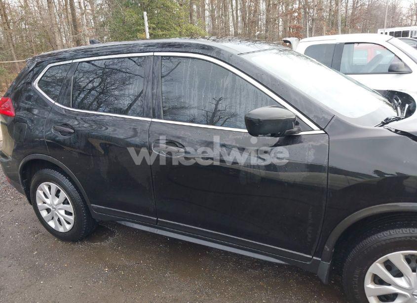 Photo 13 of 2017 Nissan Rogue S (VIN JN8AT2MV8HW001326)