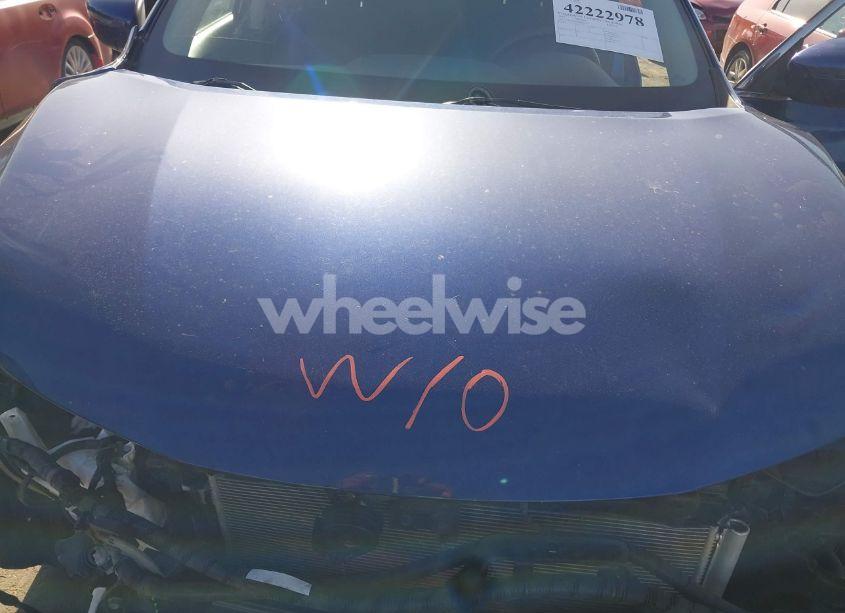 Photo 10 of 2017 Nissan Rogue SV (VIN JN8AT2MV8HW001701)