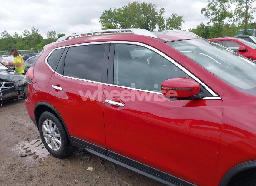 Photo 13 of 2017 Nissan Rogue SV (VIN JN8AT2MV8HW008146)