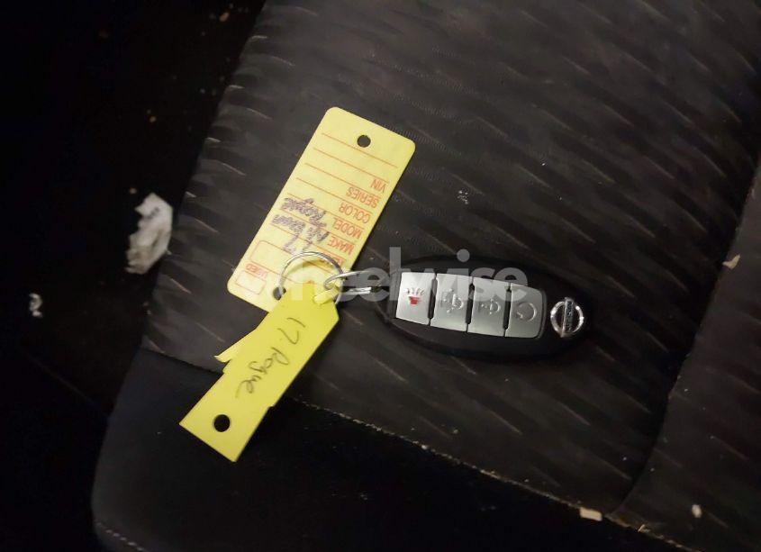 Photo 11 of 2017 Nissan Rogue SV (VIN JN8AT2MV8HW021351)