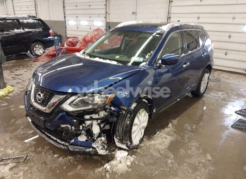 Photo 2 of 2017 Nissan Rogue SV (VIN JN8AT2MV8HW021351)