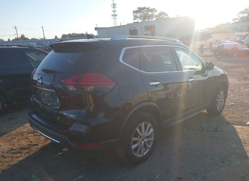 Photo 4 of 2017 Nissan Rogue SV (VIN JN8AT2MV8HW257756)