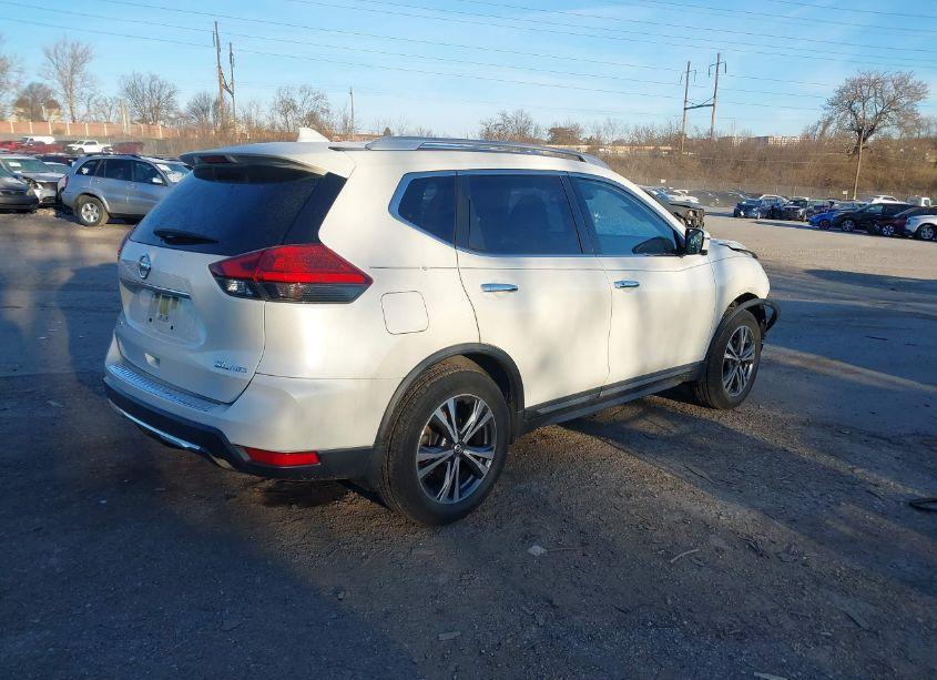 Photo 4 of 2017 Nissan Rogue SL (VIN JN8AT2MV8HW258115)