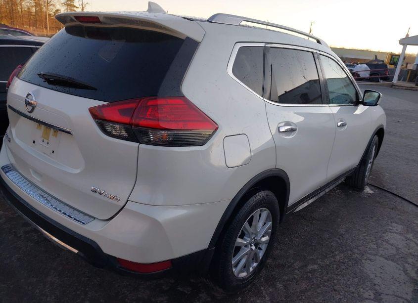 Photo 4 of 2017 Nissan Rogue SV (VIN JN8AT2MV8HW272113)