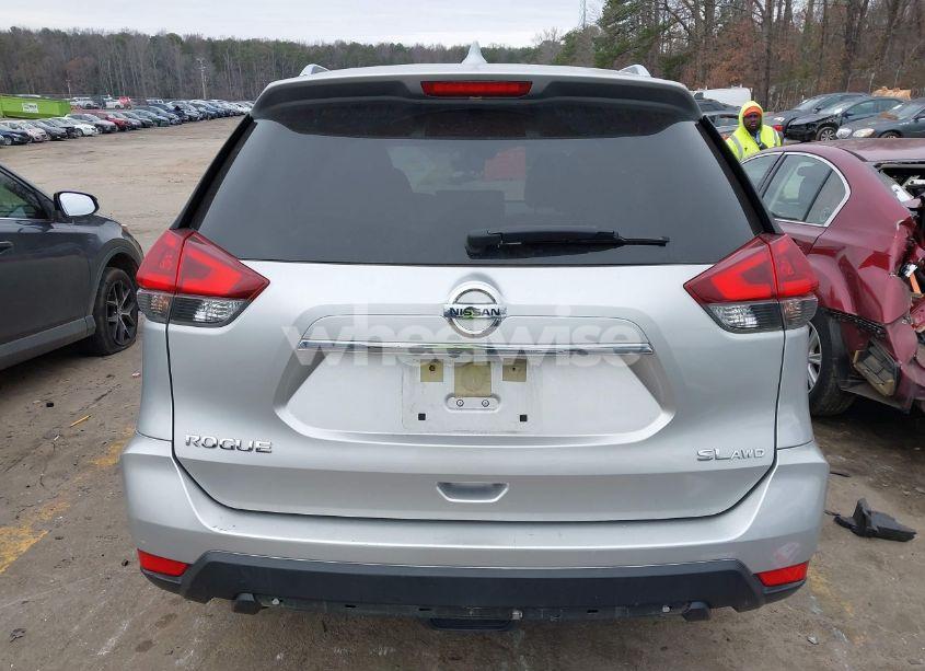 Photo 17 of 2018 Nissan Rogue SL (VIN JN8AT2MV8JW317315)