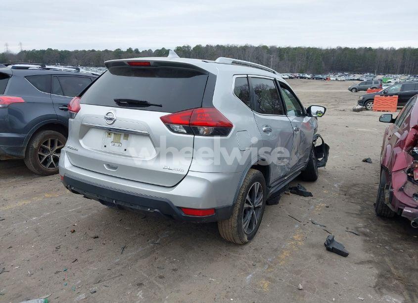 Photo 4 of 2018 Nissan Rogue SL (VIN JN8AT2MV8JW317315)