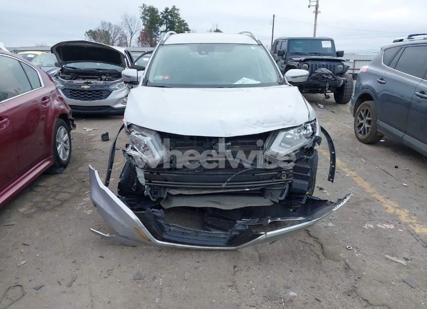 Photo 6 of 2018 Nissan Rogue SL (VIN JN8AT2MV8JW317315)