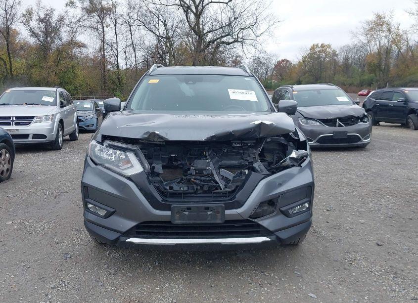 Photo 13 of 2018 Nissan Rogue SL (VIN JN8AT2MV8JW319775)