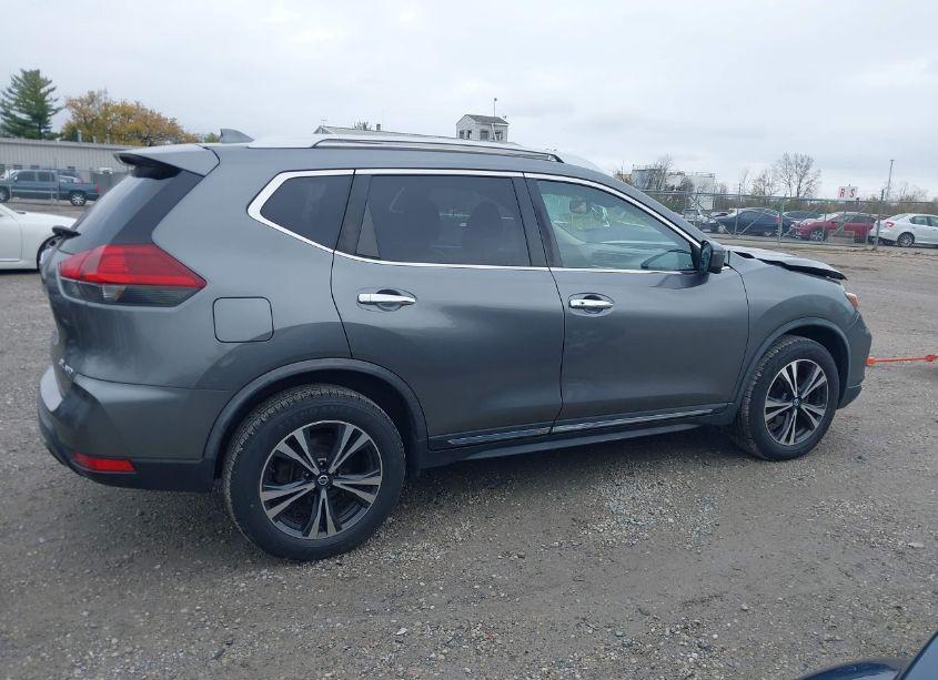 Photo 14 of 2018 Nissan Rogue SL (VIN JN8AT2MV8JW319775)