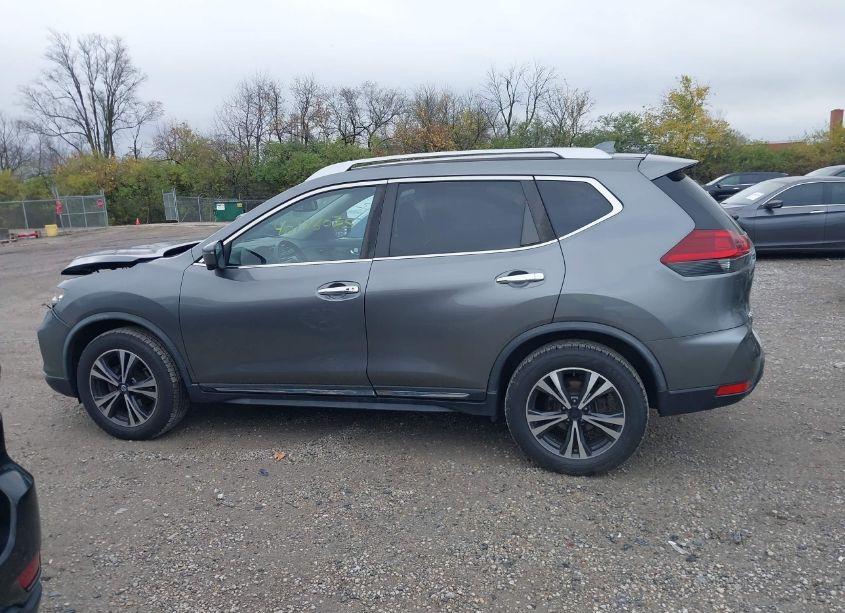Photo 15 of 2018 Nissan Rogue SL (VIN JN8AT2MV8JW319775)