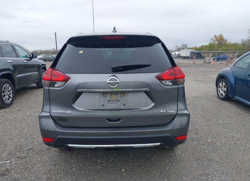 Photo 17 of 2018 Nissan Rogue SL (VIN JN8AT2MV8JW319775)
