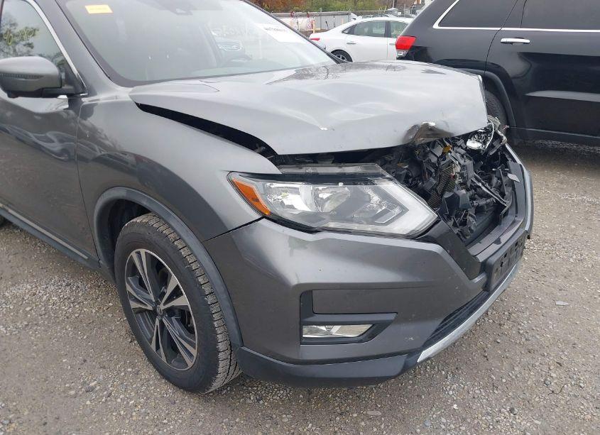 Photo 19 of 2018 Nissan Rogue SL (VIN JN8AT2MV8JW319775)