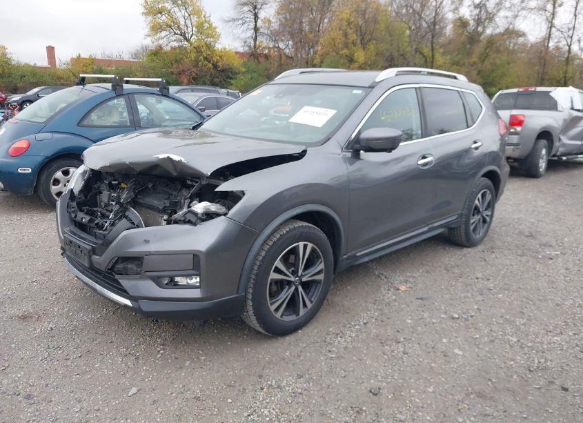 Photo 2 of 2018 Nissan Rogue SL (VIN JN8AT2MV8JW319775)