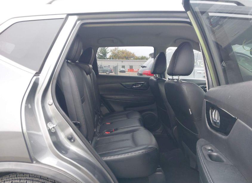 Photo 8 of 2018 Nissan Rogue SL (VIN JN8AT2MV8JW319775)