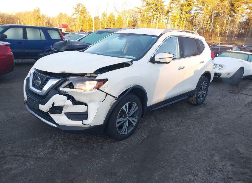 Photo 2 of 2019 Nissan Rogue SV (VIN JN8AT2MV8KW370310)
