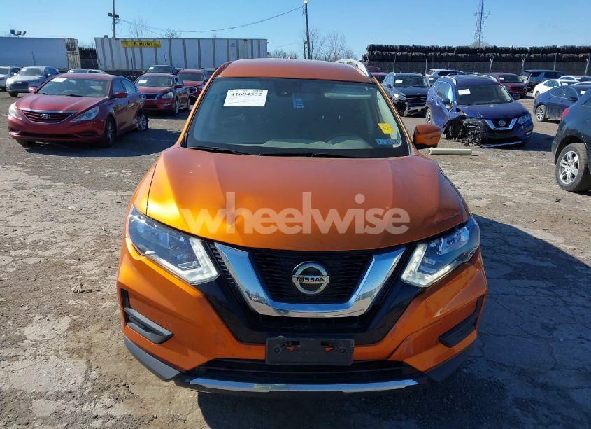 Photo 13 of 2019 Nissan Rogue SV (VIN JN8AT2MV8KW376947)