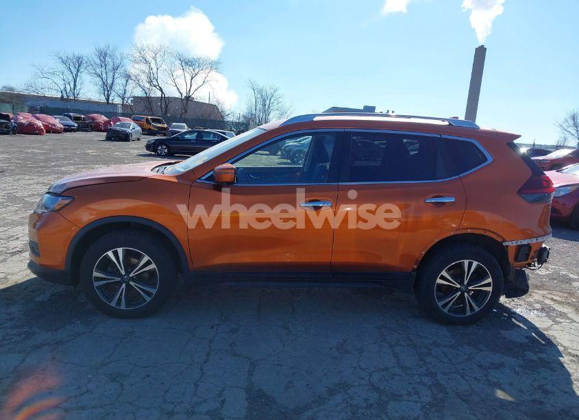 Photo 15 of 2019 Nissan Rogue SV (VIN JN8AT2MV8KW376947)