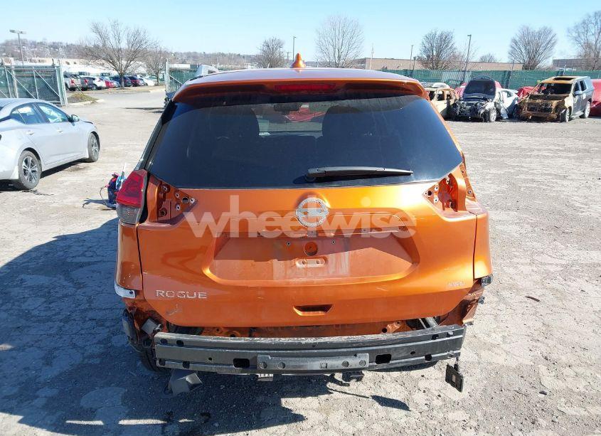 Photo 17 of 2019 Nissan Rogue SV (VIN JN8AT2MV8KW376947)