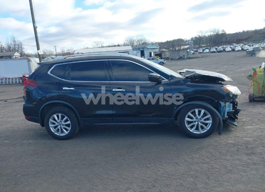 Photo 13 of 2019 Nissan Rogue SV (VIN JN8AT2MV8KW385440)
