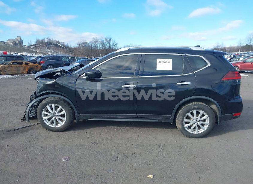 Photo 14 of 2019 Nissan Rogue SV (VIN JN8AT2MV8KW385440)