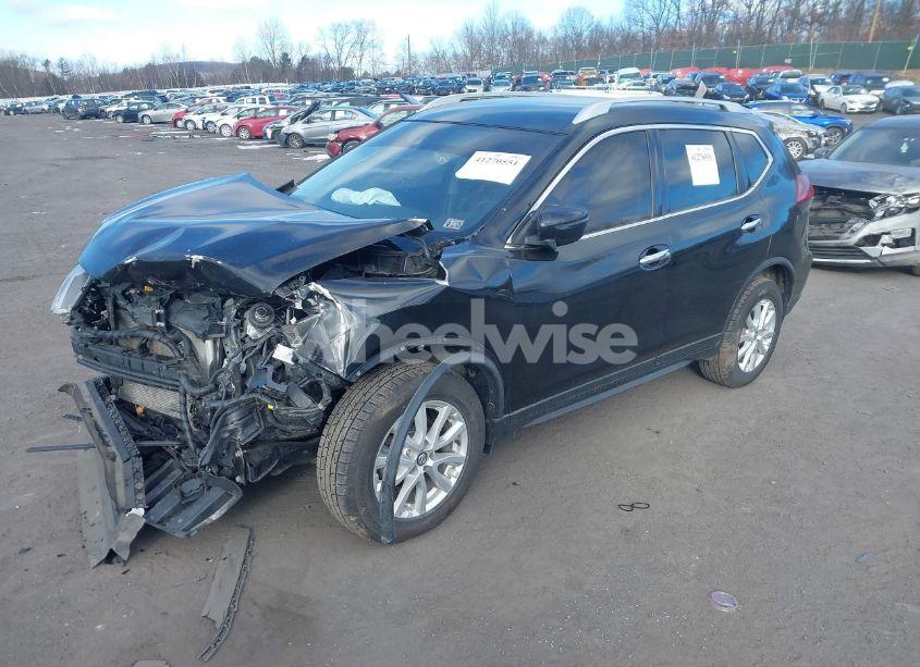 Photo 2 of 2019 Nissan Rogue SV (VIN JN8AT2MV8KW385440)