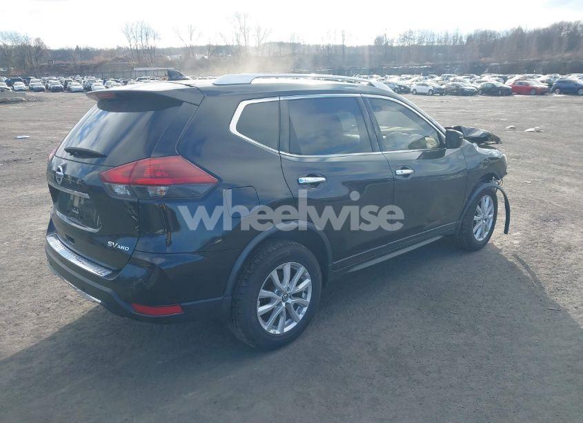 Photo 4 of 2019 Nissan Rogue SV (VIN JN8AT2MV8KW385440)