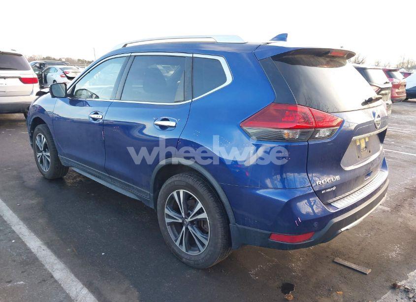 Photo 3 of 2019 Nissan Rogue SV (VIN JN8AT2MV8KW388497)