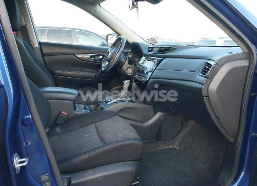 Photo 5 of 2019 Nissan Rogue SV (VIN JN8AT2MV8KW388497)