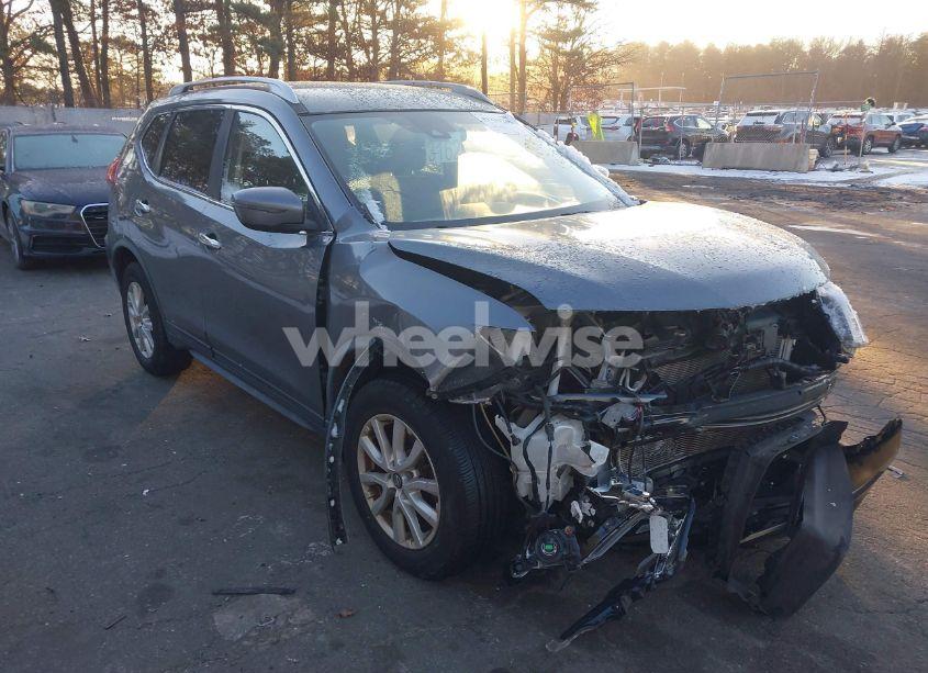 2019 Nissan Rogue SV (VIN JN8AT2MV8KW388659) main photo