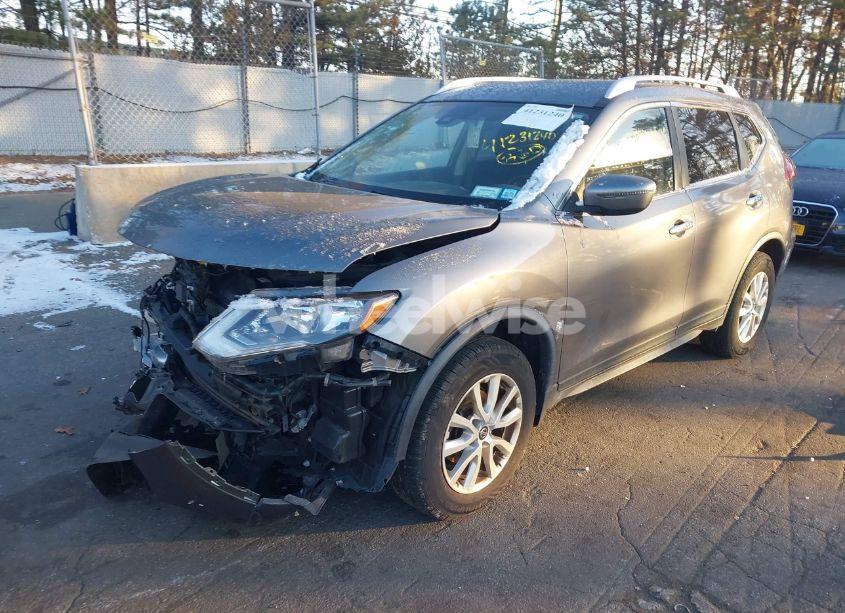 Photo 2 of 2019 Nissan Rogue SV (VIN JN8AT2MV8KW388659)