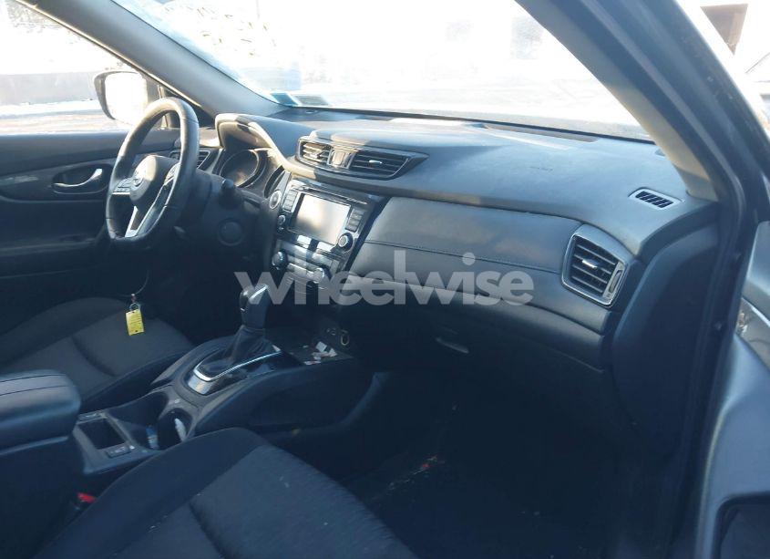 Photo 5 of 2019 Nissan Rogue SV (VIN JN8AT2MV8KW388659)