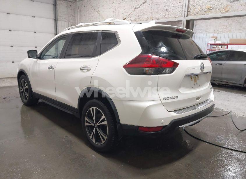 Photo 3 of 2019 Nissan Rogue SV (VIN JN8AT2MV8KW397796)