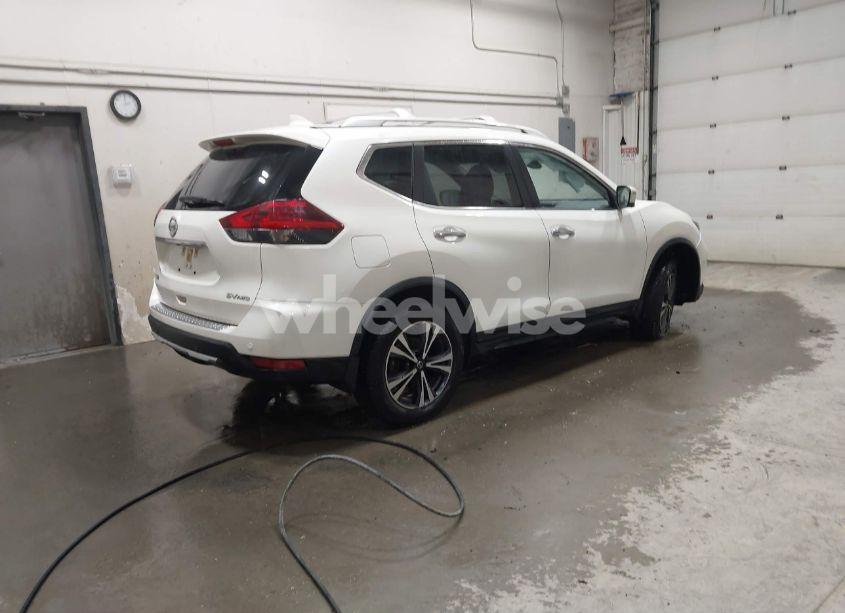 Photo 4 of 2019 Nissan Rogue SV (VIN JN8AT2MV8KW397796)