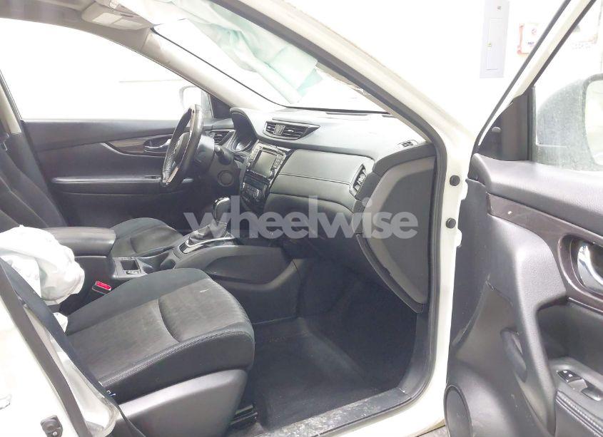 Photo 5 of 2019 Nissan Rogue SV (VIN JN8AT2MV8KW397796)