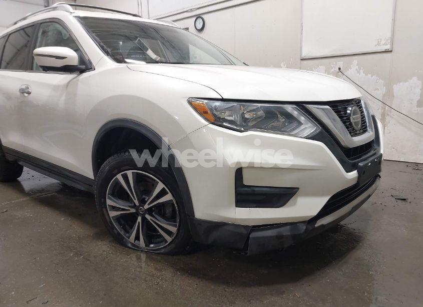 Photo 6 of 2019 Nissan Rogue SV (VIN JN8AT2MV8KW397796)