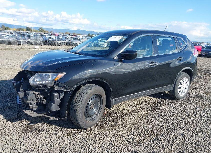 Photo 2 of 2016 Nissan Rogue S (VIN JN8AT2MV9GW131811)